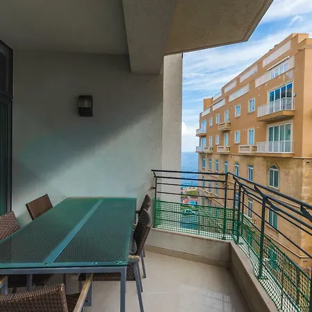 Apartment 3 Bedroom *