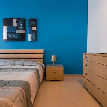 Apartment 3 Bedroom *