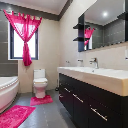3 Bedroom Apartment *