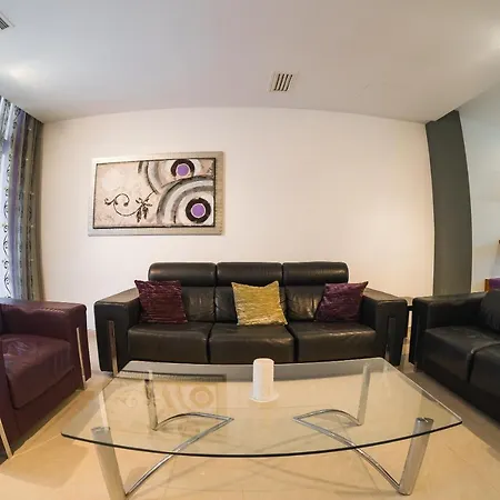 3 Bedroom Apartment *